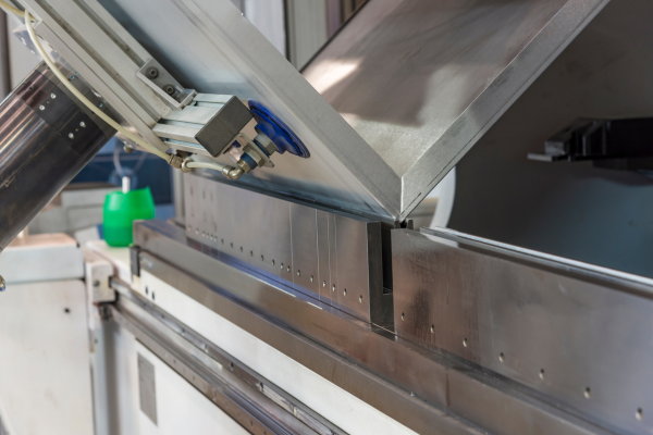 Pressopiegatura,Pressopiegatura di Lamiere